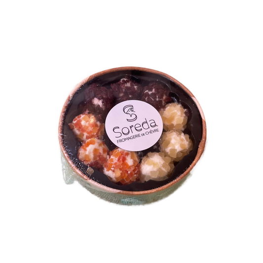 Cómo montar una cesta gourmet con quesos y vinos artesanos.